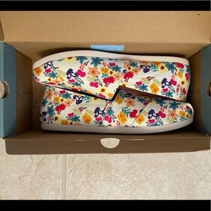 Tomas Natural Floral Print Size 9.5